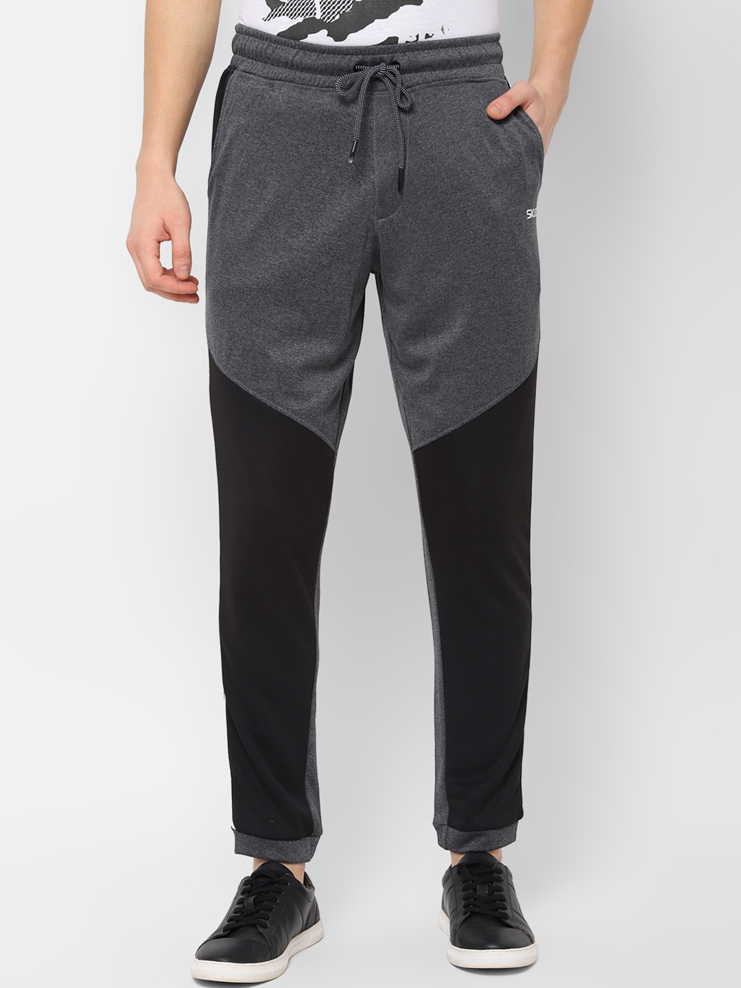shahid kapoor joggers
