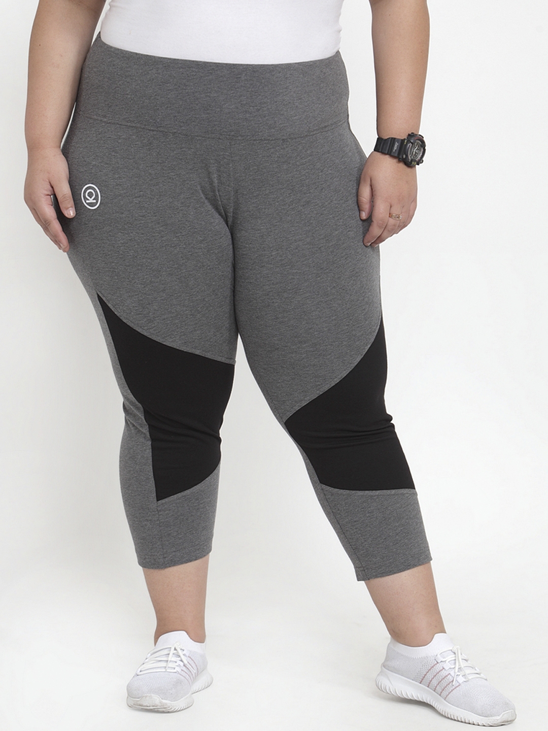 Buy PlusS Women Grey & Black Colourblocked Skinny Fit Capris - Capris ...