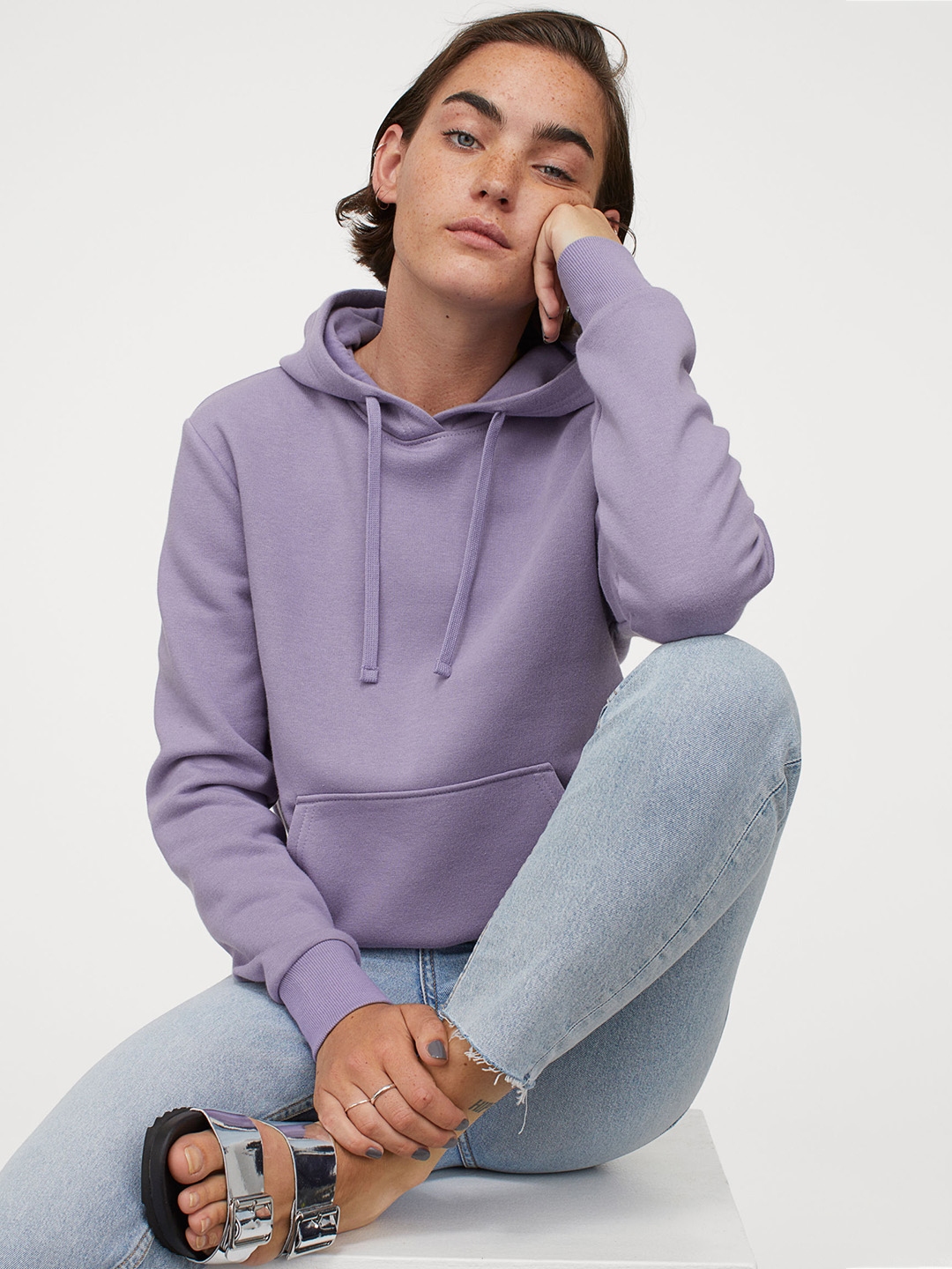 purple sweat shirt