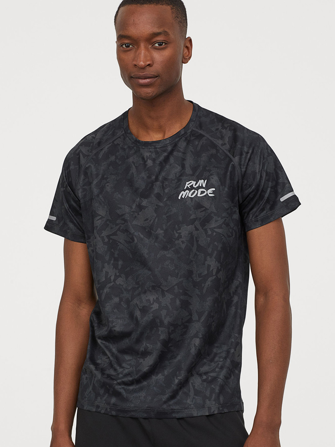Buy H&M Men Black & Grey Printed Running Top Regular Fit Tshirts for Men 12155112 Myntra