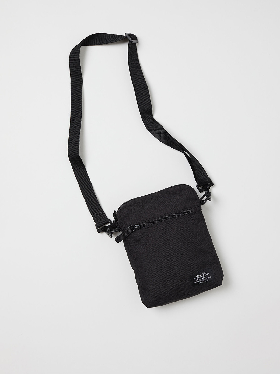 Buy H&M Men Black Solid Shoulder Bag - Messenger Bag for Men 12201432 | Myntra