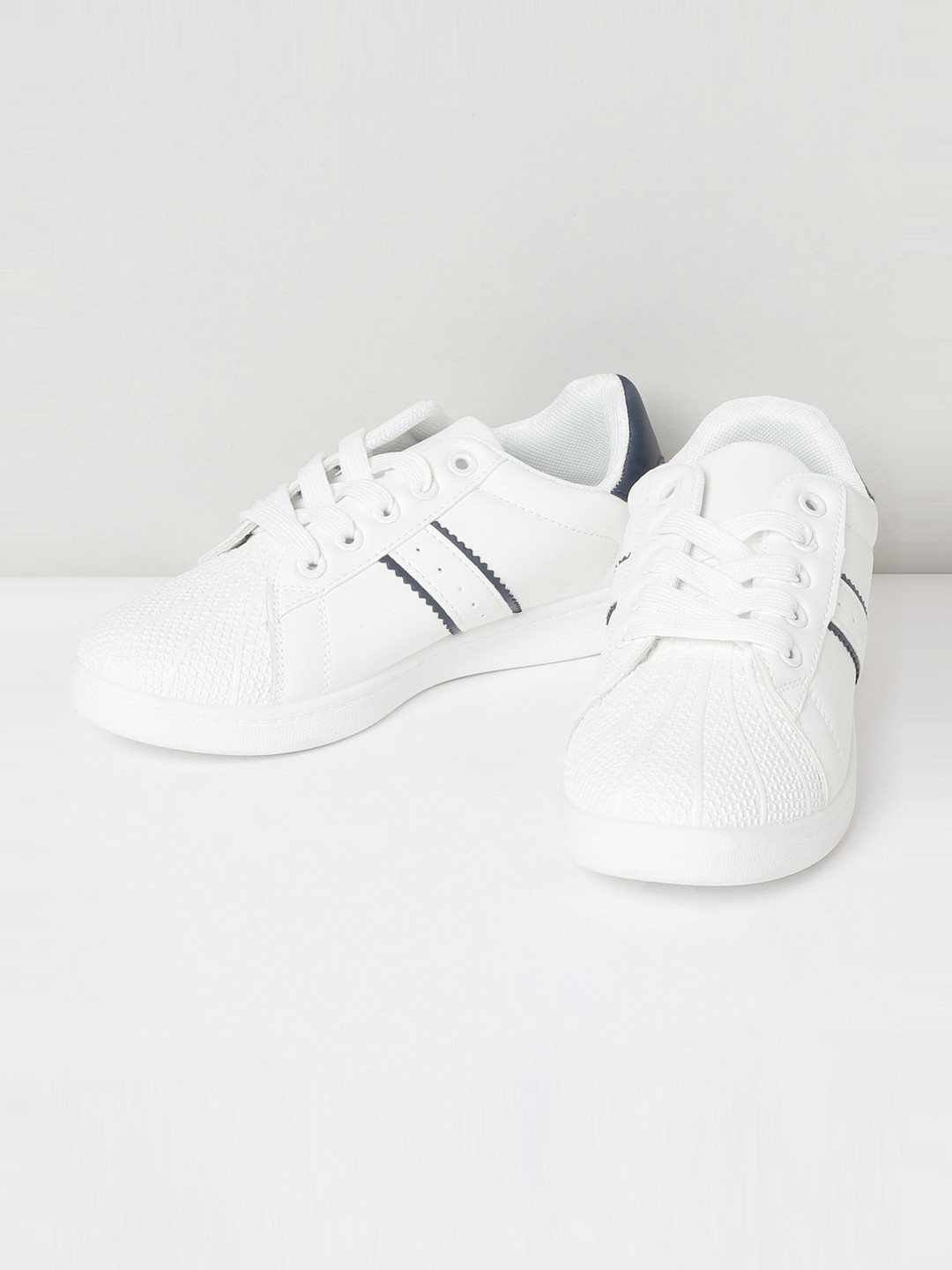 max white sneakers