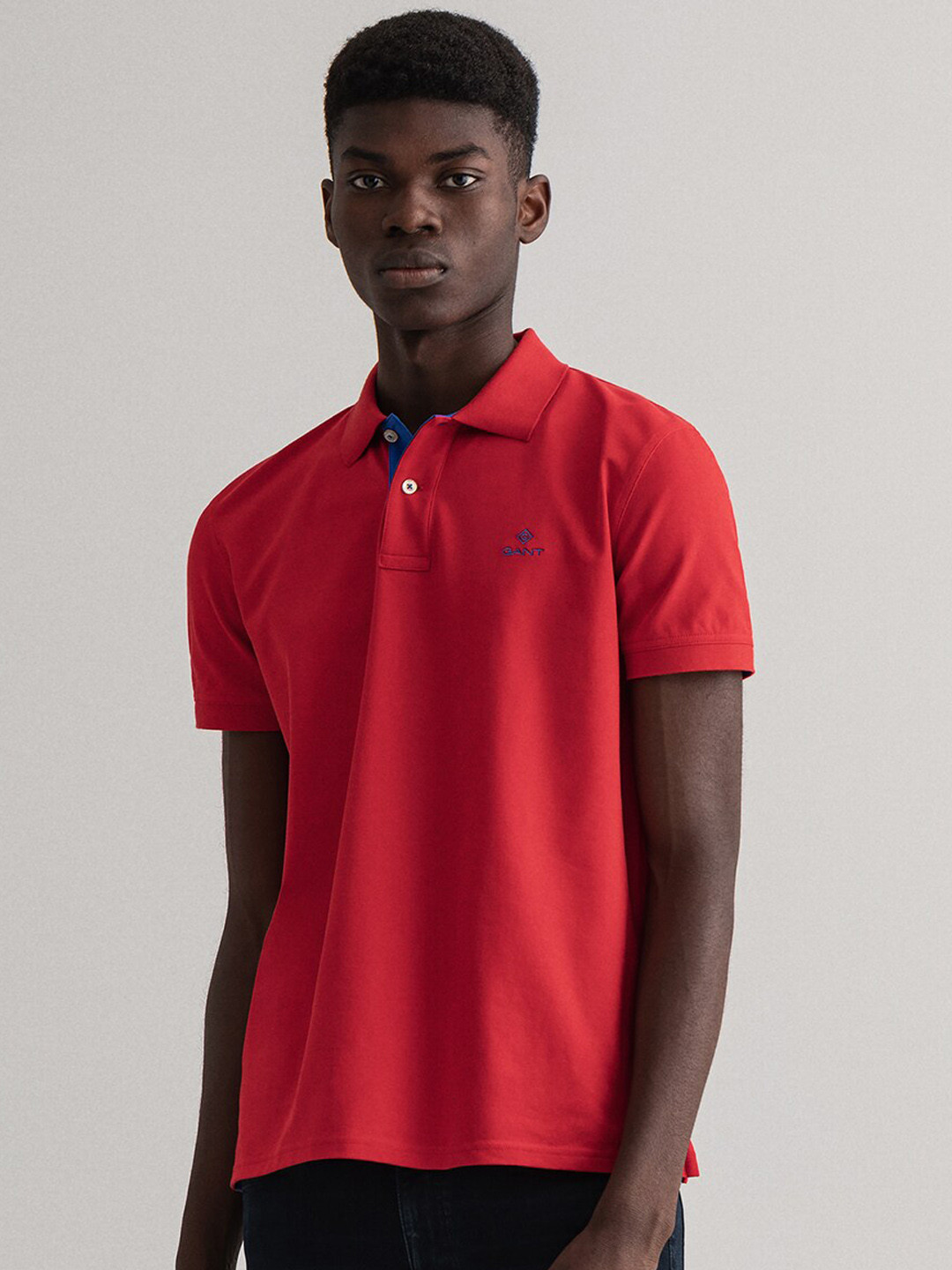Gant Men Red Solid Round Neck Short Sleeves T-Shirt