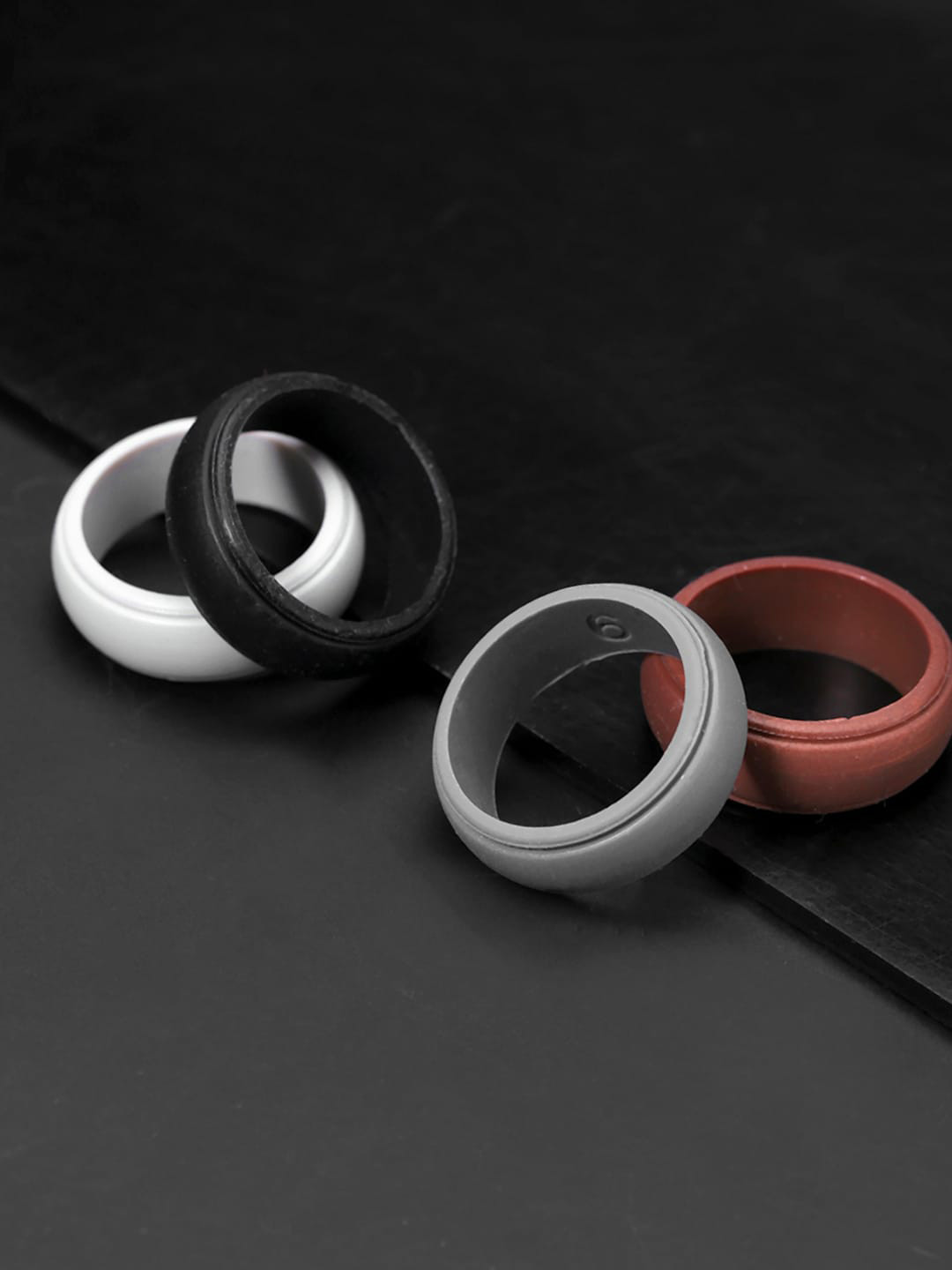 Buy Yellow Chimes Men Set Of 4 Pcs Sports Gym Edition Flexible Silicone