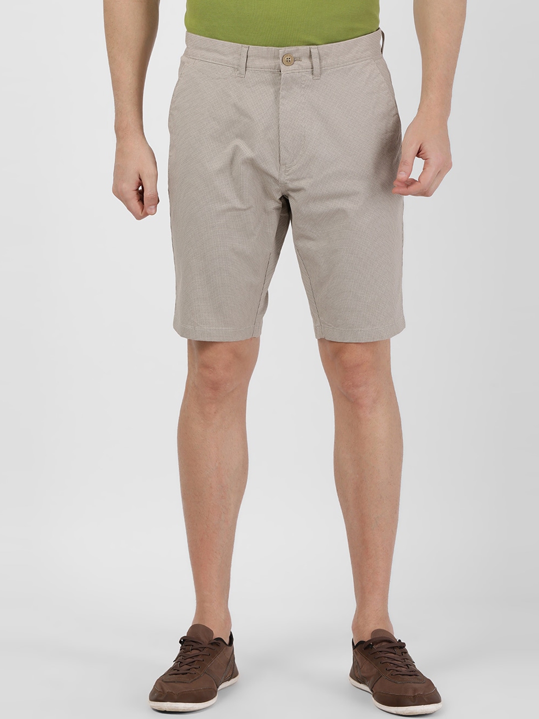 beige chino shorts