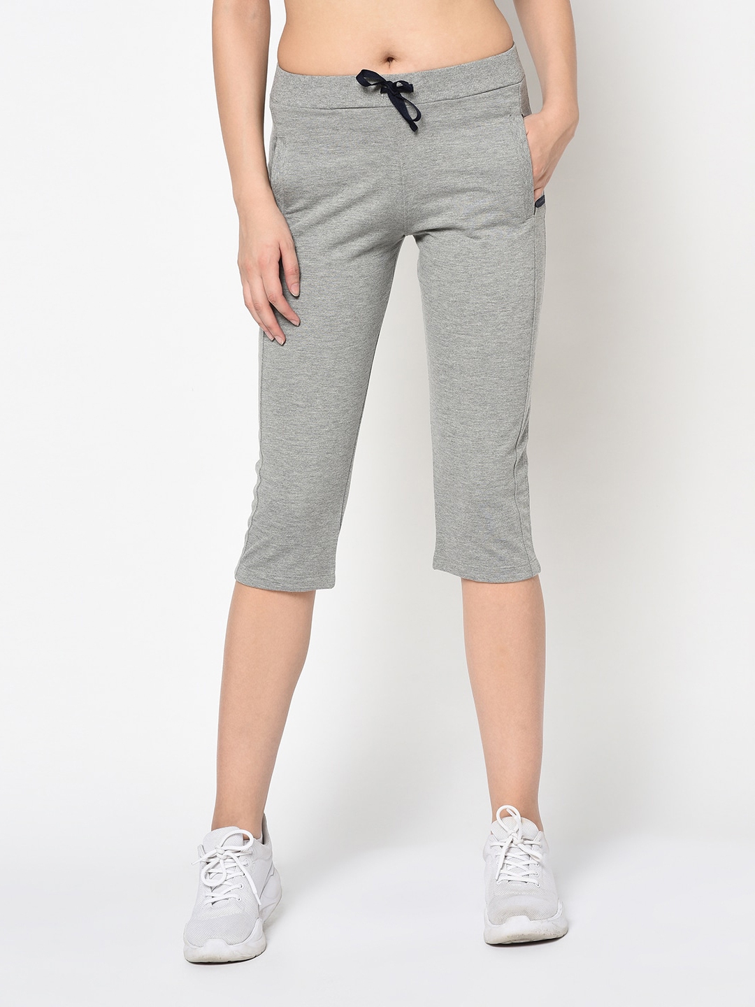 women's gray capris