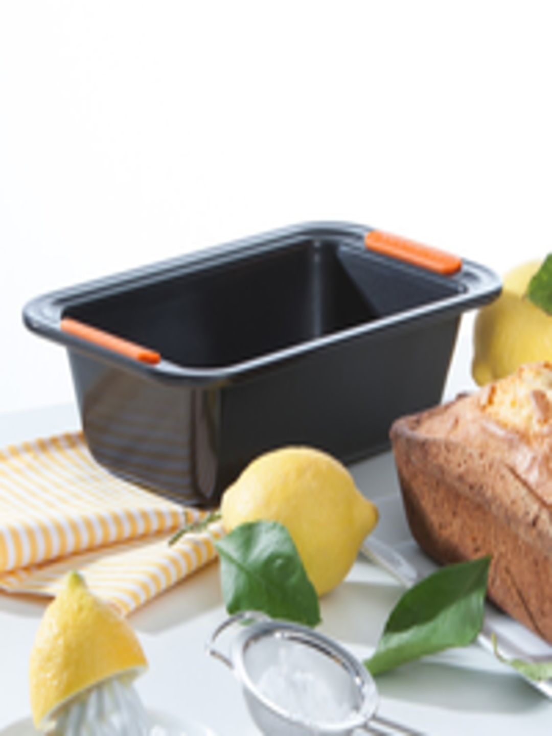 Buy LE CREUSET Black Solid Rectangular Loaf Tin -  - Home for Unisex