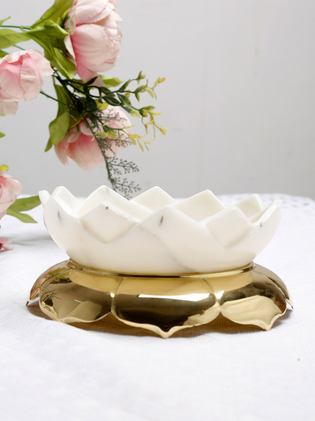 Buy Fabindia White & Gold Toned Marble Brass Decorative Bowl