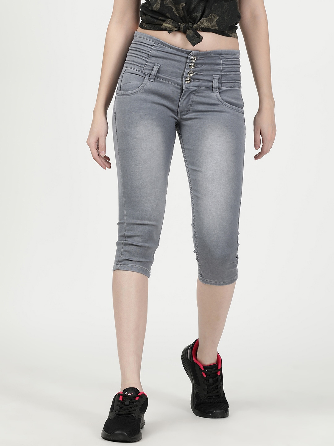 women's gray capris