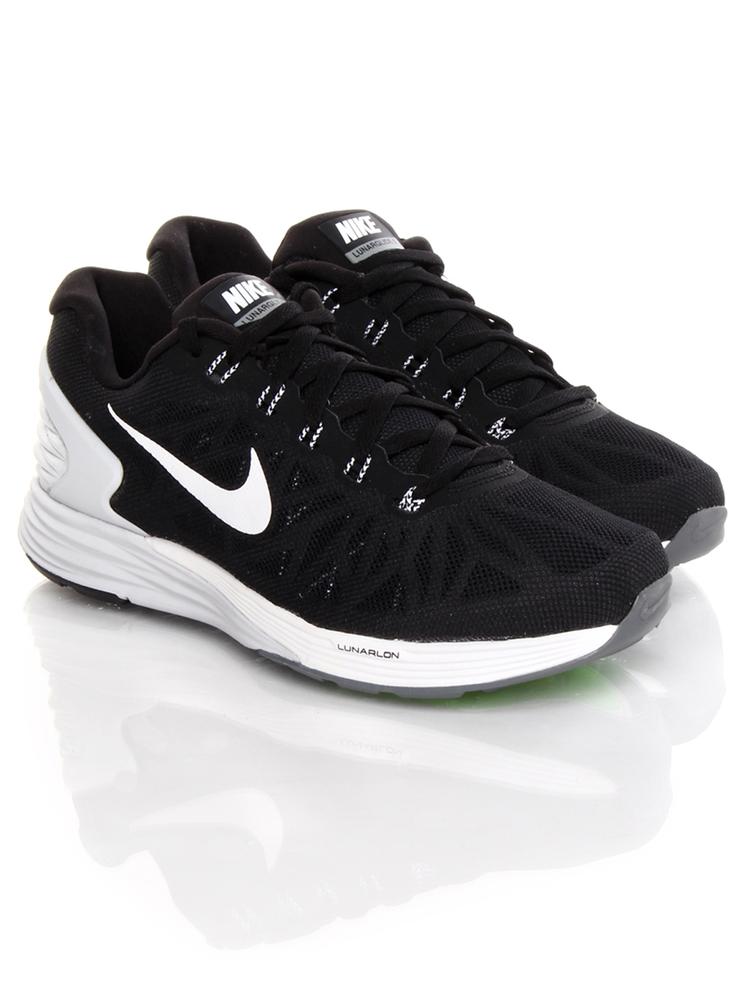 shoes myntra nike
