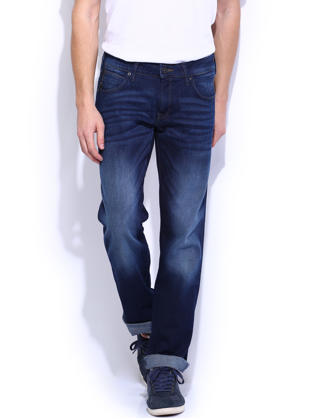 Buy Wrangler Men Blue Floyd Fit Jeans - Jeans for Men 714961 | Myntra