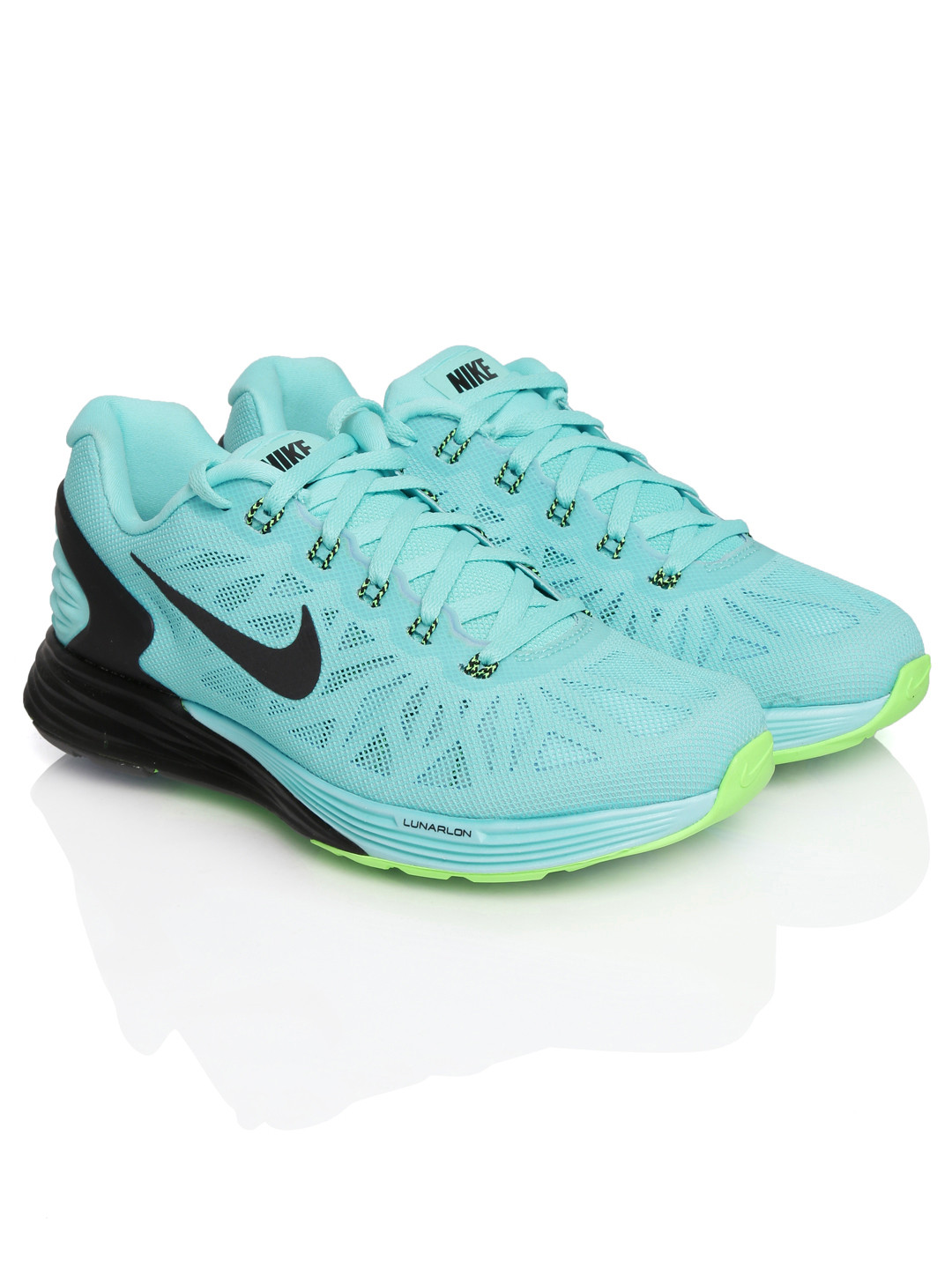 dark green nike running shoes