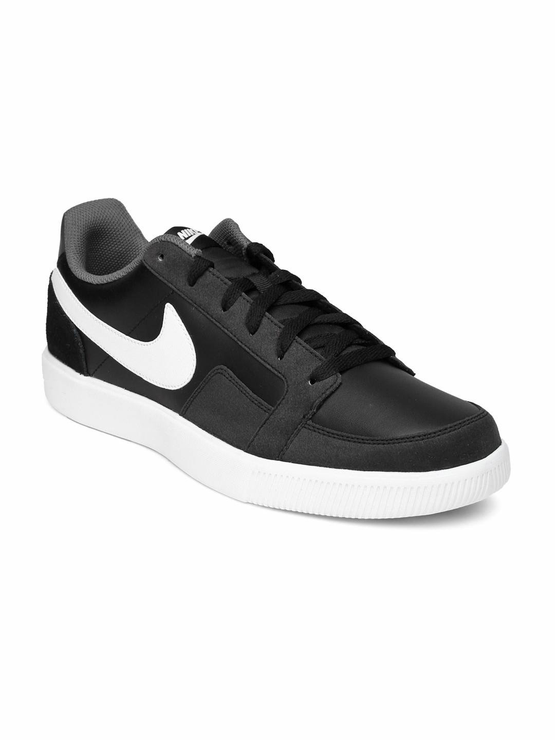 black nike shoes casual