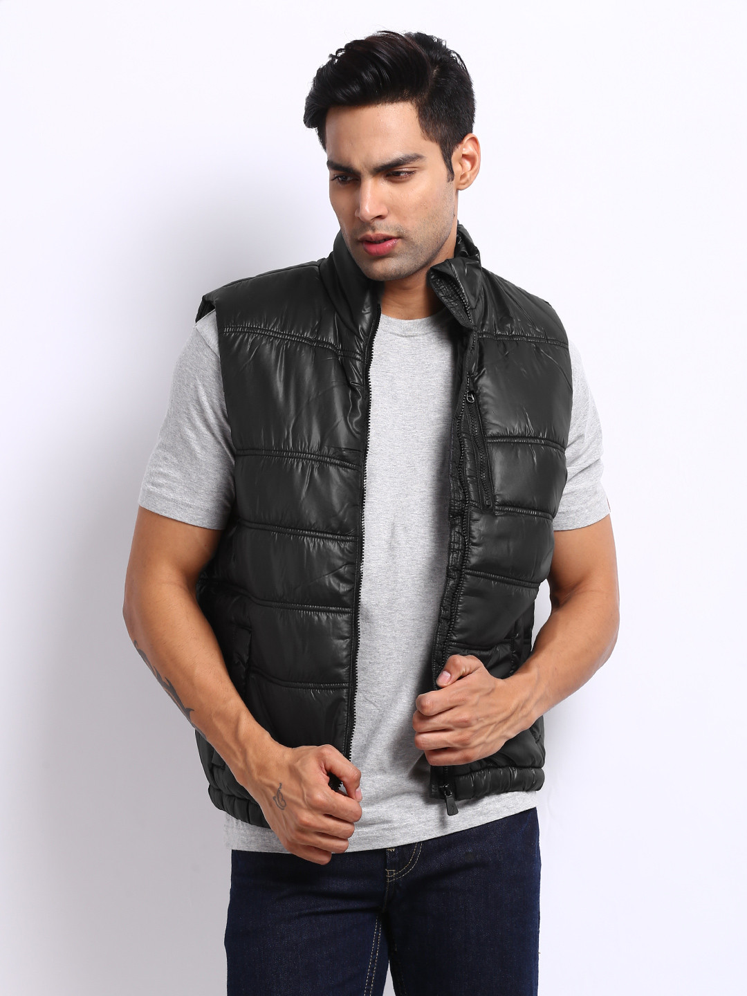 Buy Indian Terrain Men Black Padded Sleeveless Jacket Jackets for Men