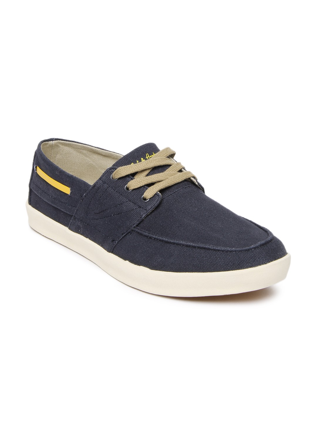 mast and harbour chappal