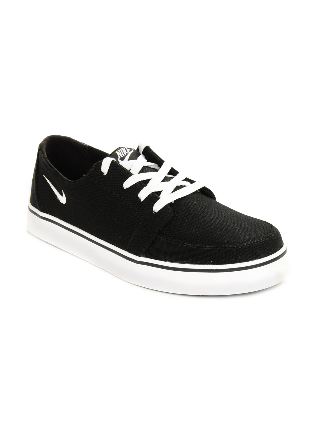 black nike shoes casual