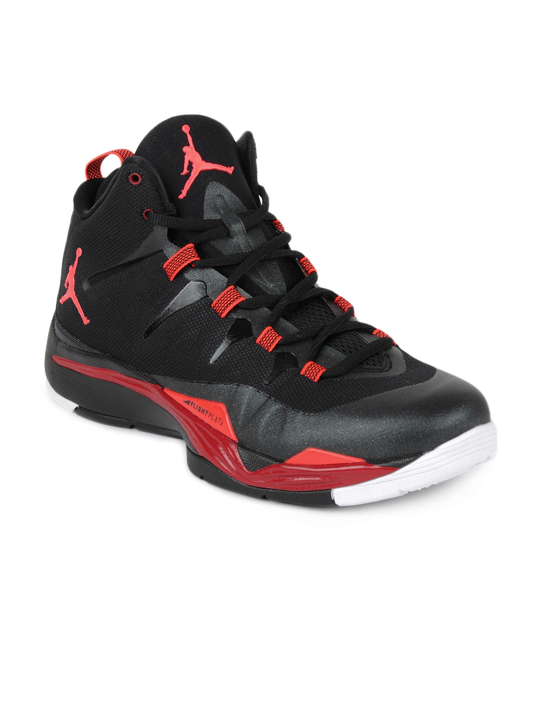 nike sneakers for men myntra