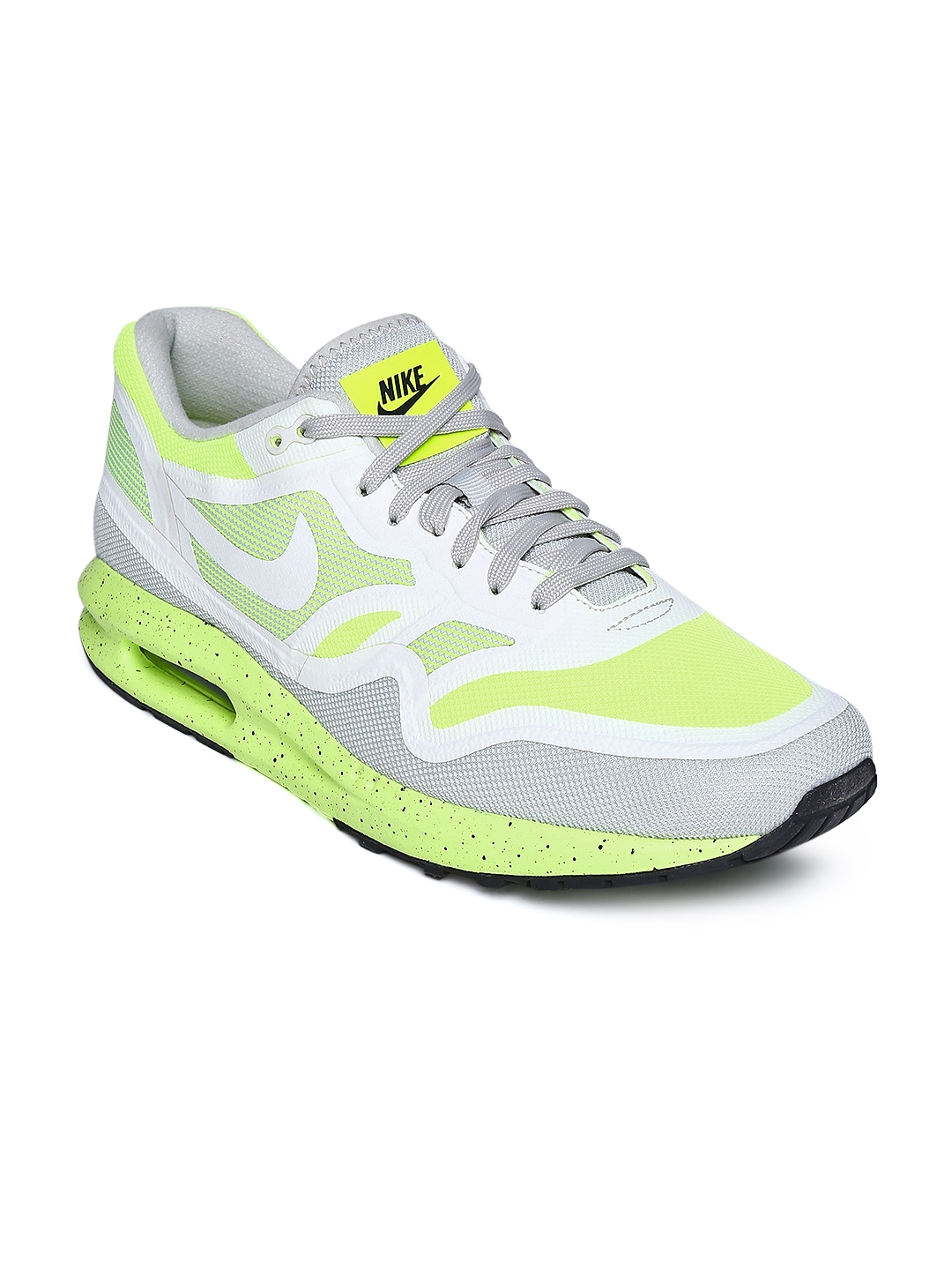 nike shoes online myntra