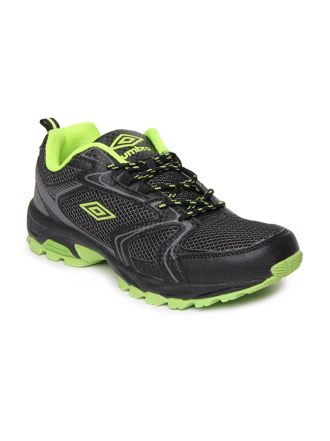 umbro black shoes