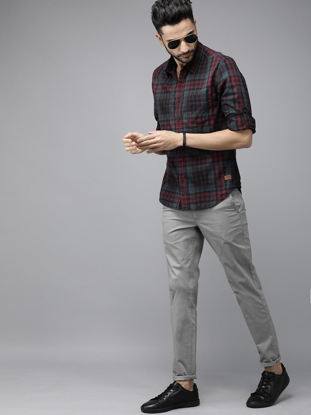 The Roadster Lifestyle Co Men Teal Blue & Maroon Regular Fit Checked Casual Shirt