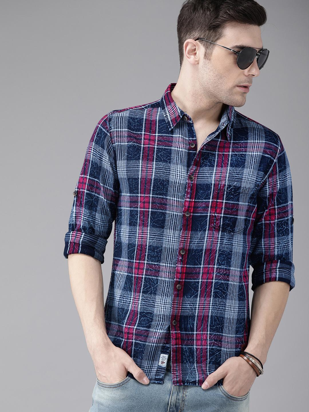 Roadster Men Navy Blue  Magenta Pink Regular Fit Checked Casual Shirt