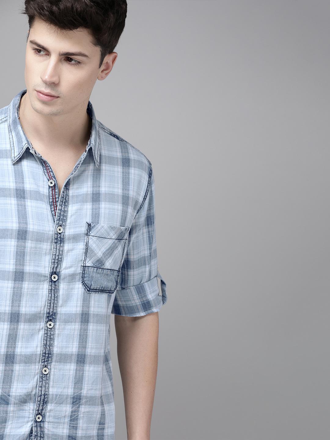 Roadster Men Blue & White Regular Fit Checked Casual Shirt