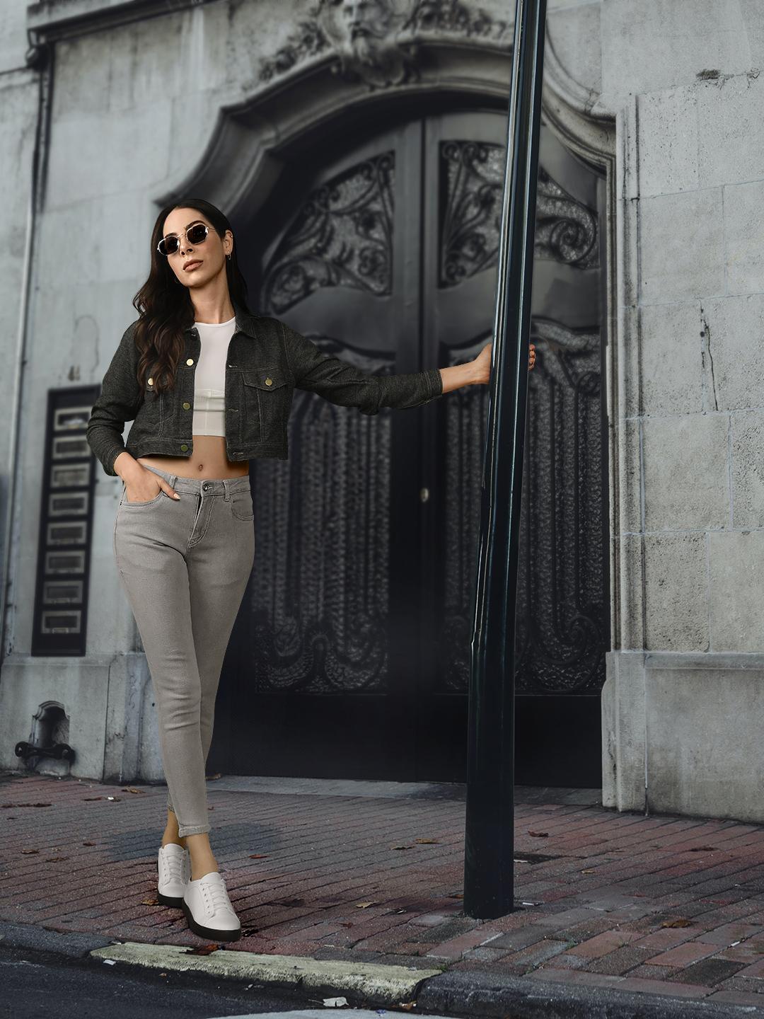 Roadster Women Grey Skinny Fit Mid-Rise Clean Look Cropped Stretchable Jeans