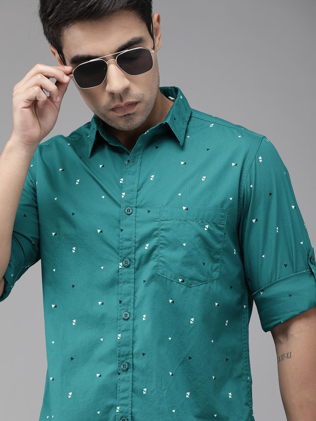 Roadster Men Teal Blue & White Regular Fit Geometric Printed Casual Shirt