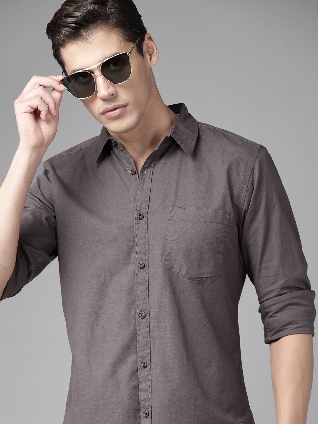 Roadster Men Charcoal Grey Pure Cotton Solid Casual Shirt