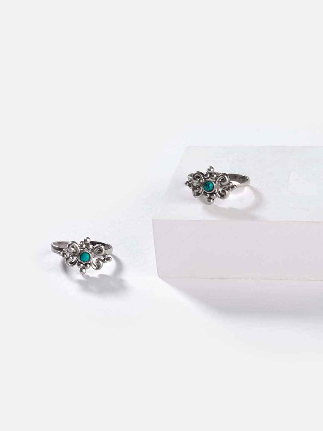 Buy Shaya By CaratLane Set Of 2 Oxidised 925 Silver Toned & Turquoise Blue Stone Studded Toe Rings -  - Accessories for Women