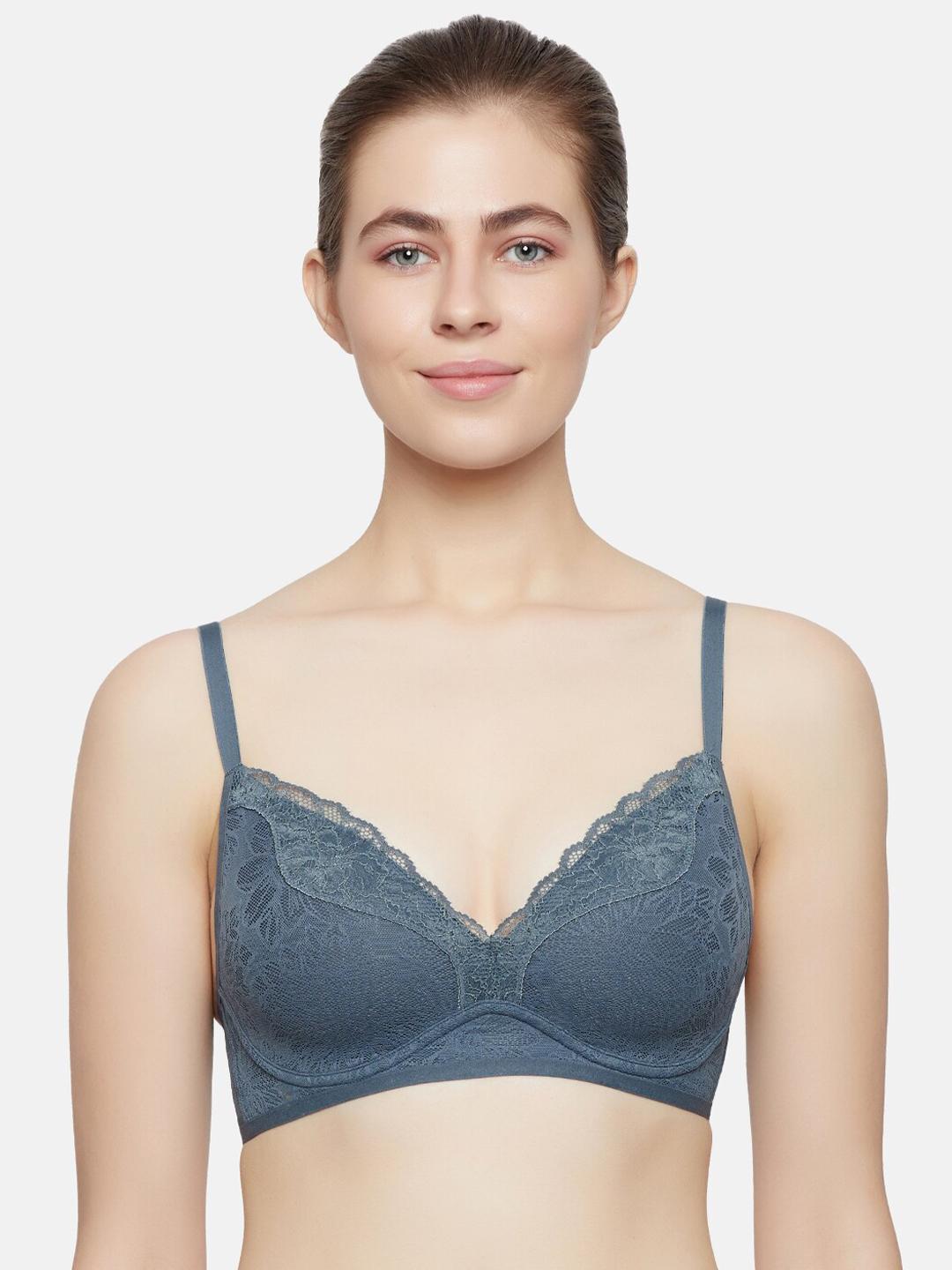 Buy Triumph Plunge Neck Padded Wireless Ultrasmart 4D Technology Fit Smart Bra -  - Apparel for Women