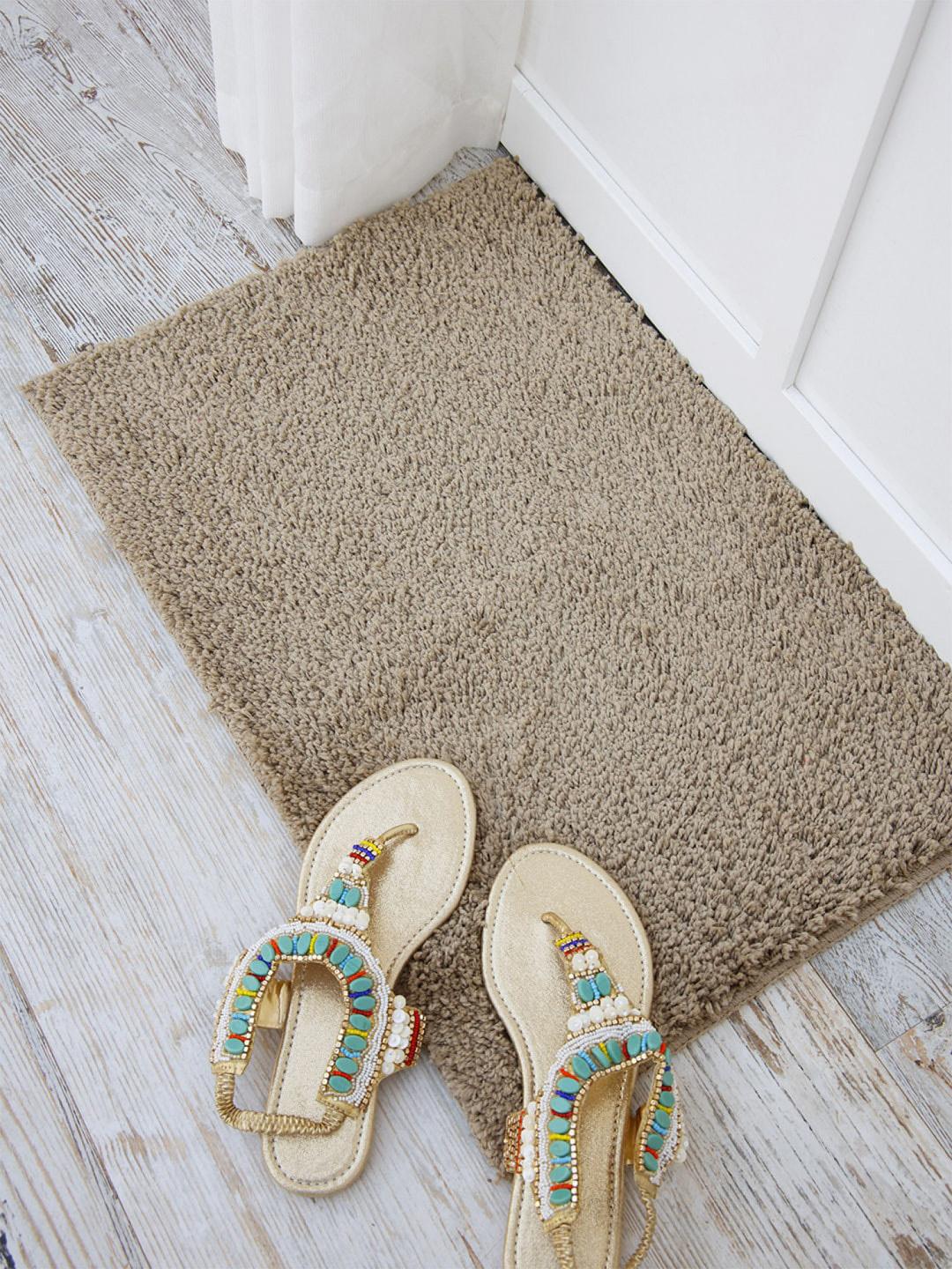 Microplush Rugs Buy Ariana Beige SuperSoft MicroPlush Bath Mat - Bath Rugs for Unisex ...