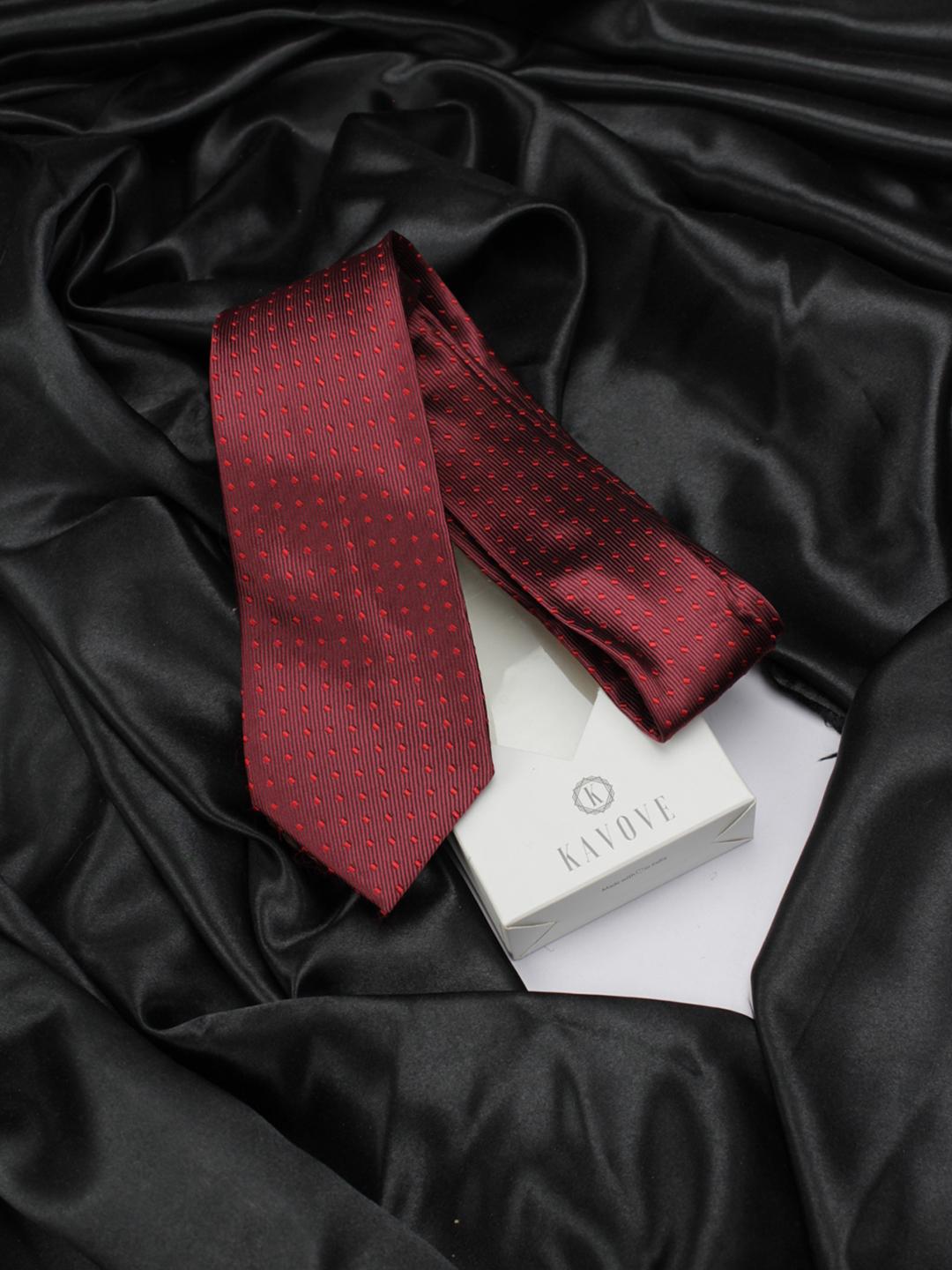 Kavove Men Maroon Printed Broad Tie