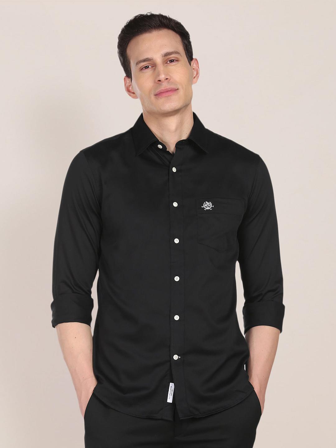 Men's Black Solid Slim Fit Shirt