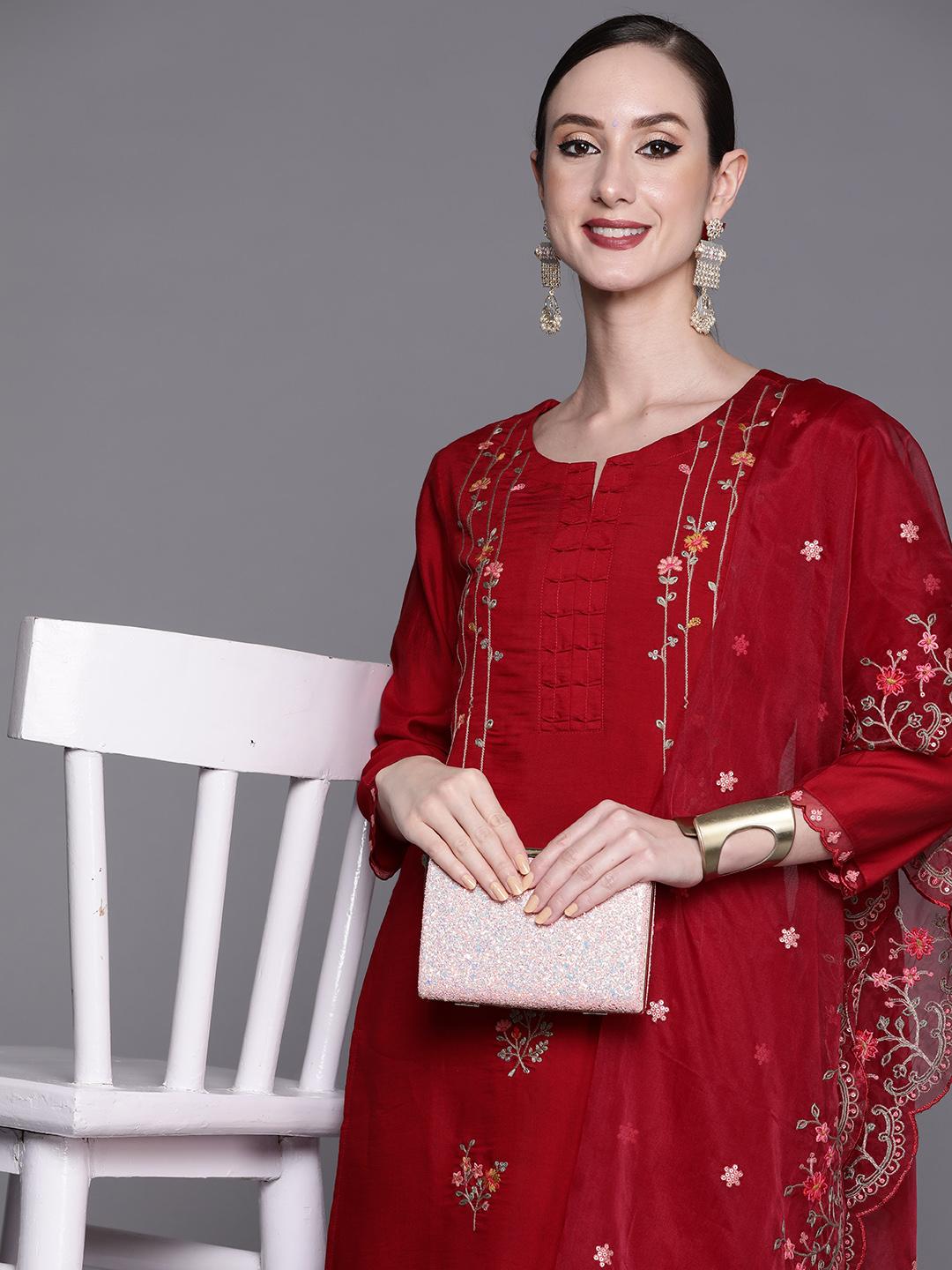 Women Red Floral Buttonned Pocket Kurta With Straight Pants