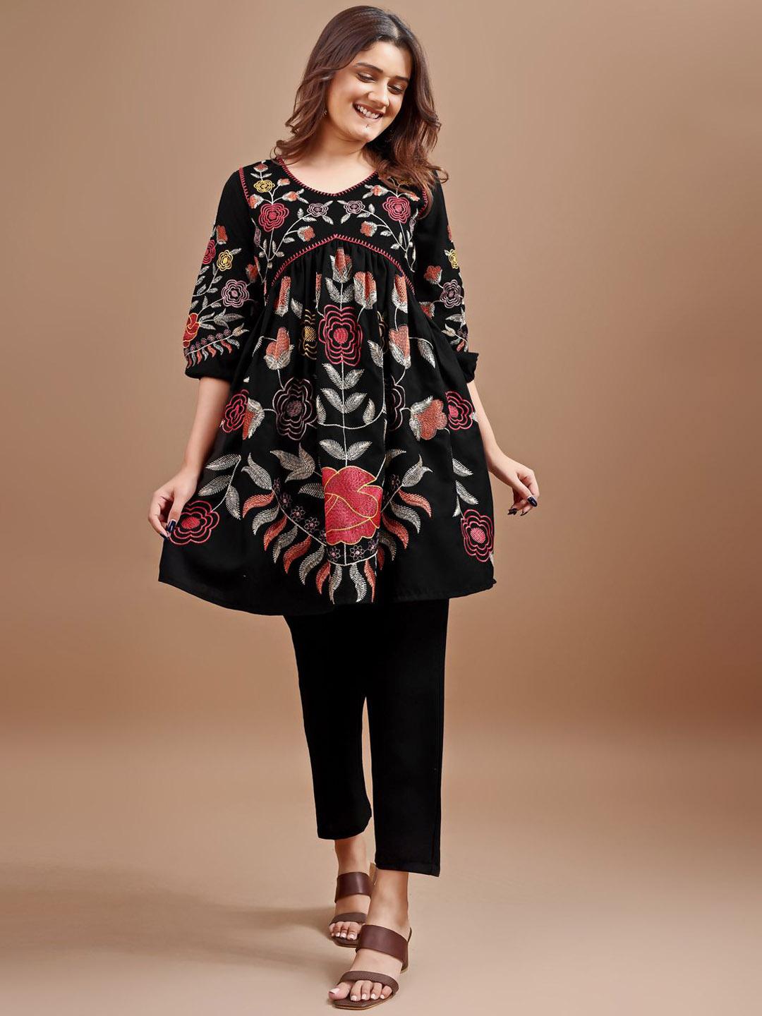 Tikhi Imli – Embroidered Tunic & Trousers (Co-ord Set)