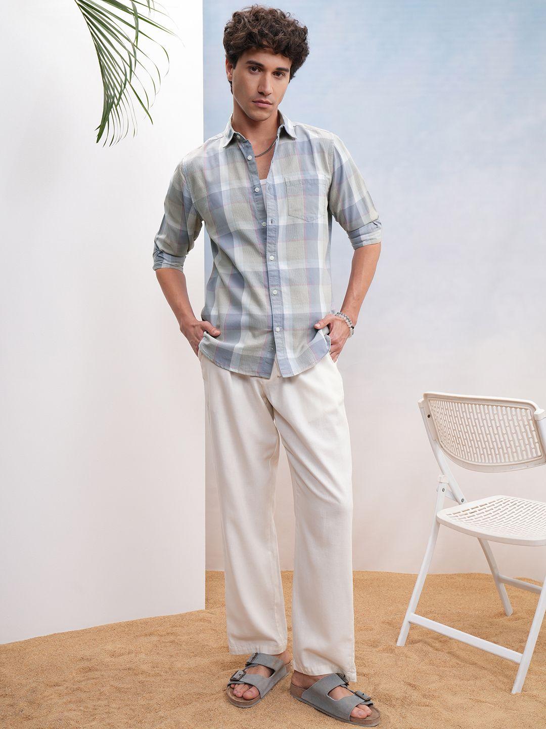 HIGHLANDER Men Dusty Dobby Textured Checked Casual Shirt