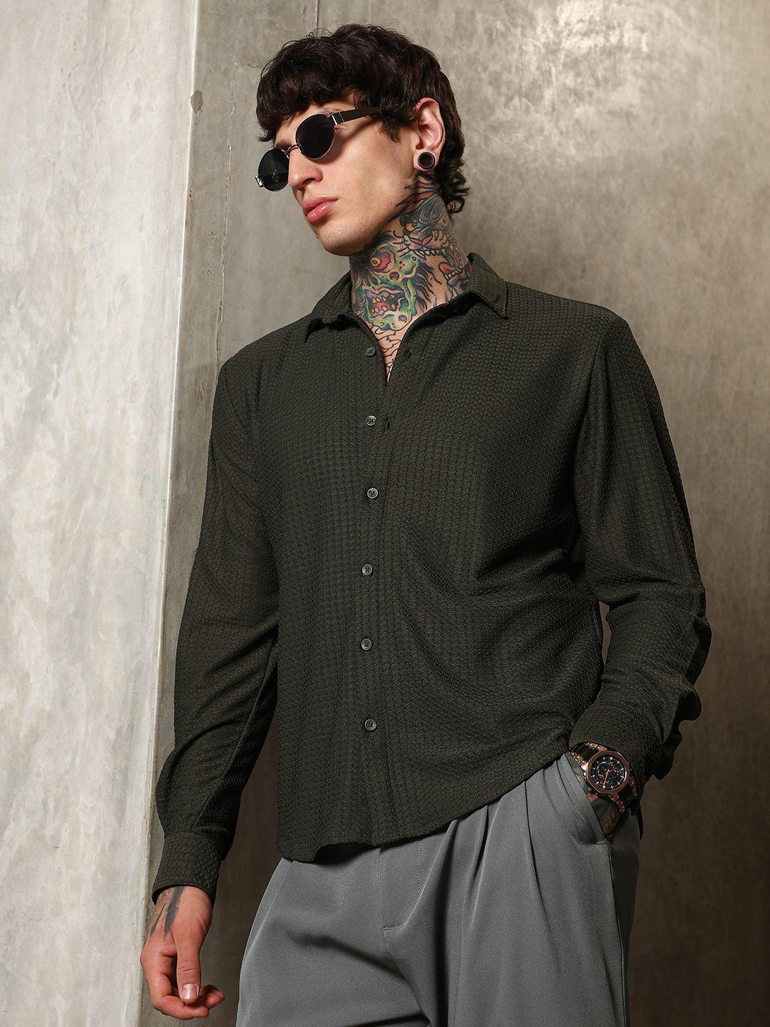 Campus Sutra Men Comfort Fit Textured Spread Collar Cotton Casual Shirt