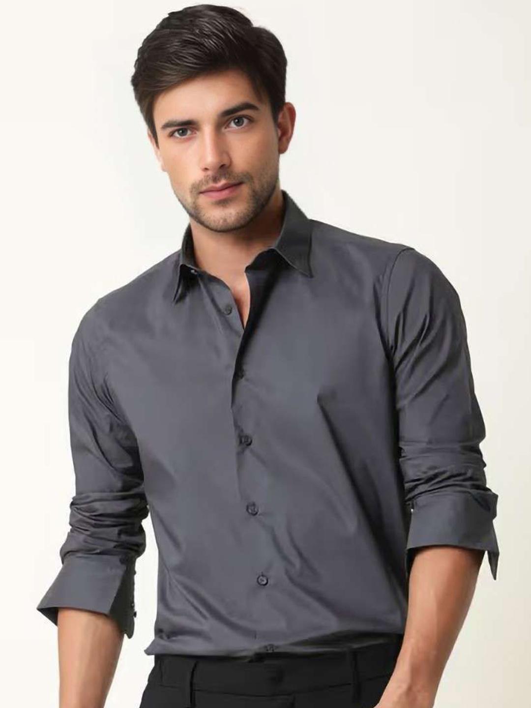 MISCHIEF MONKEY Men Classic Tailored Fit Solid Spread Collar Pure Cotton Casual Shirt