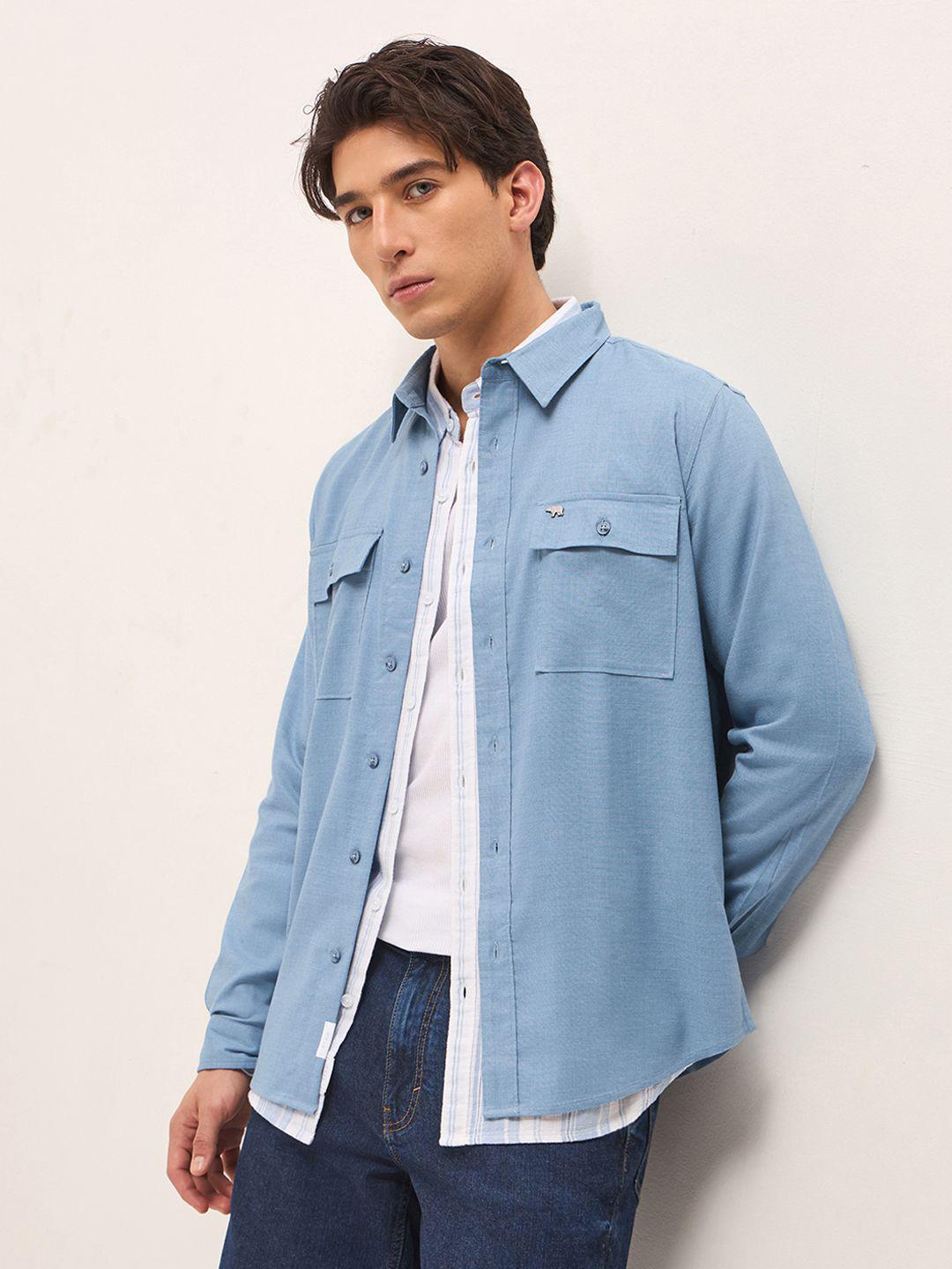 The Bear House Men Solid Spread Collar Casual