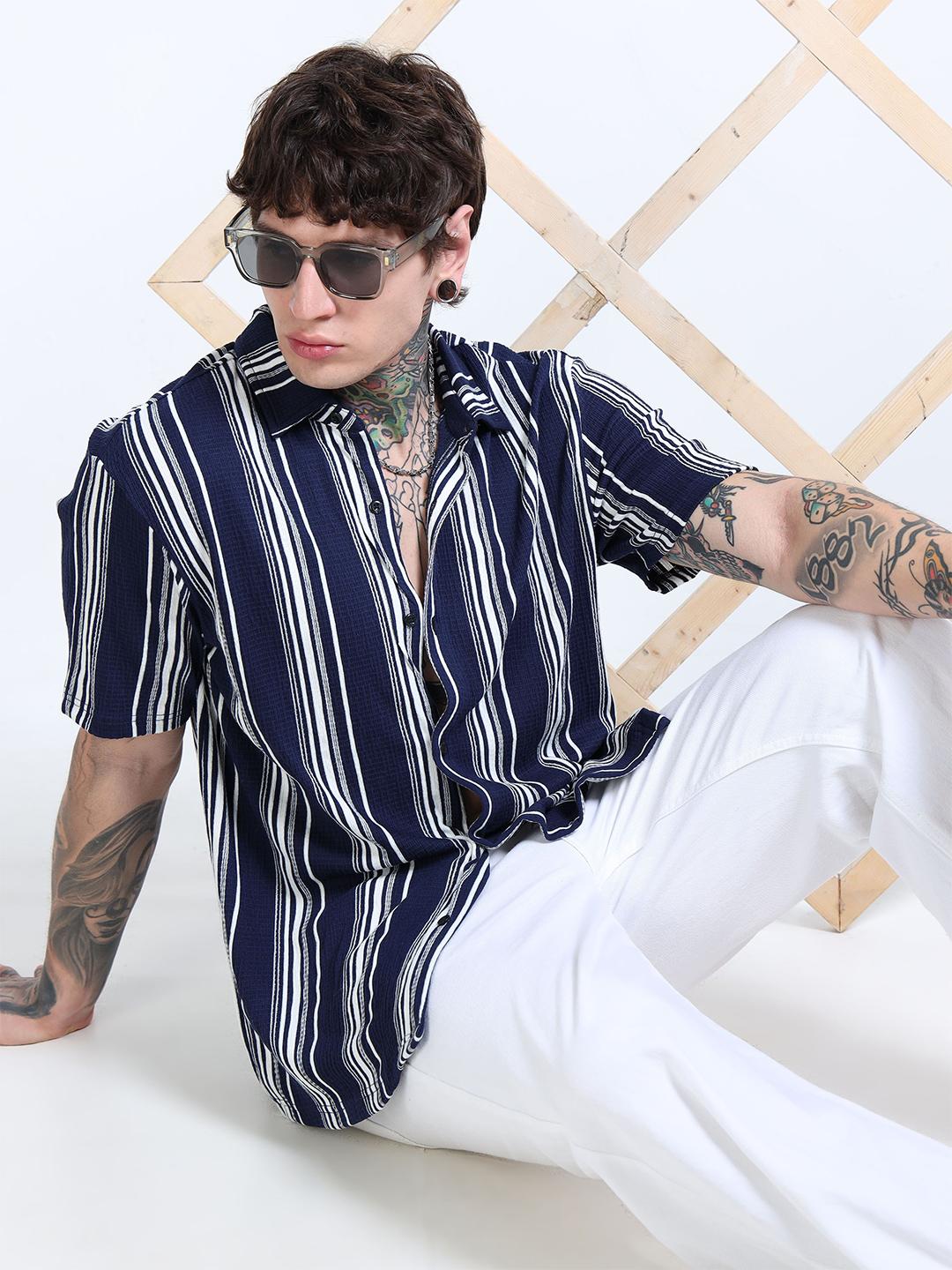 glitchez Men Standard Fit Vertical Striped Spread Collar Casual Shirt