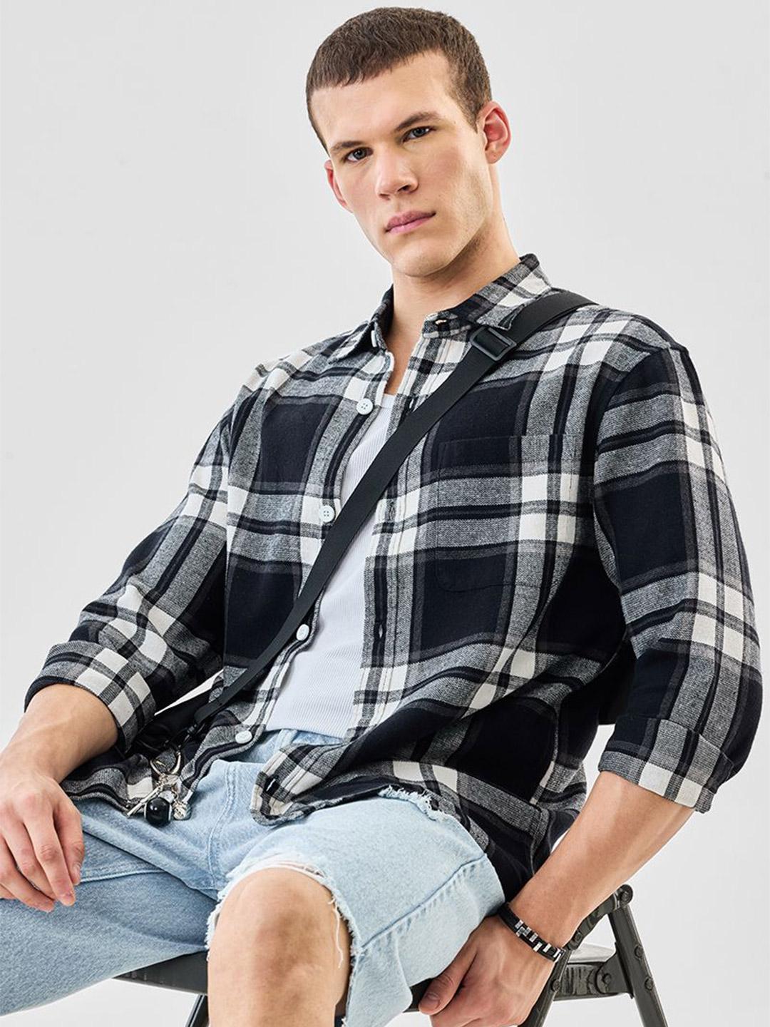 Snitch Men Relaxed Fit Buffalo Checked Spread Collar Pure Cotton Casual Shirt