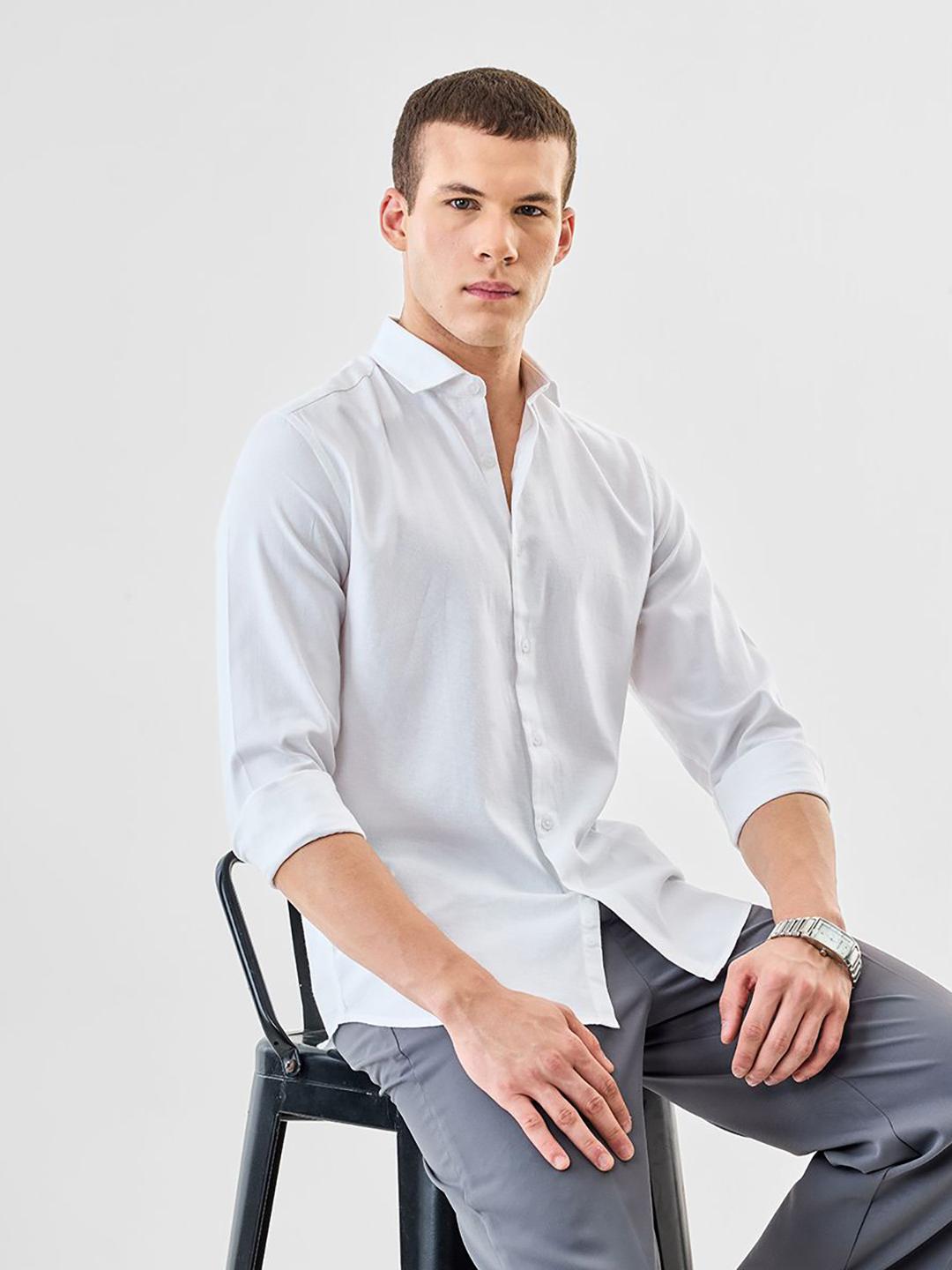 Snitch Men Solid Spread Collar Pure Cotton Casual Shirt