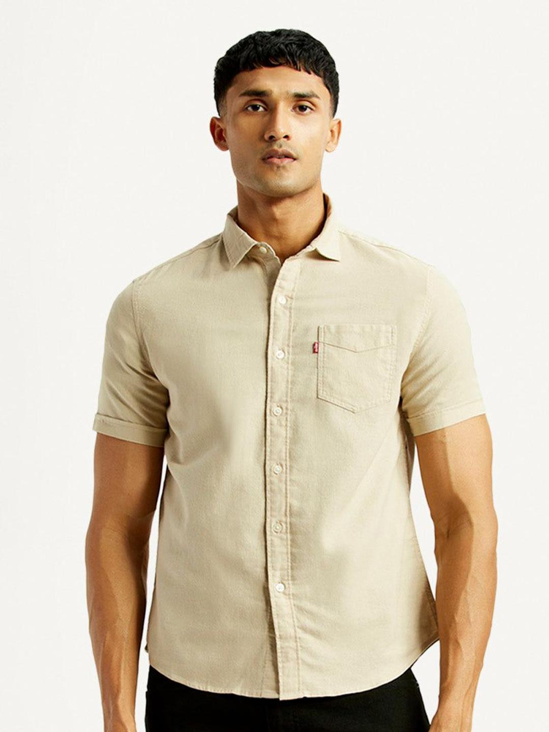 Levis Men Classic Slim Fit Solid Spread Collar Cotton Casual Shirt
