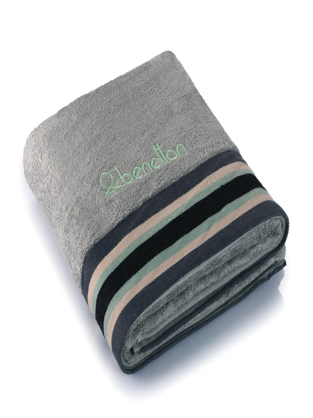 Buy United Colors Of Benetton Boutique 600GSM Super Soft Adult Regular ...