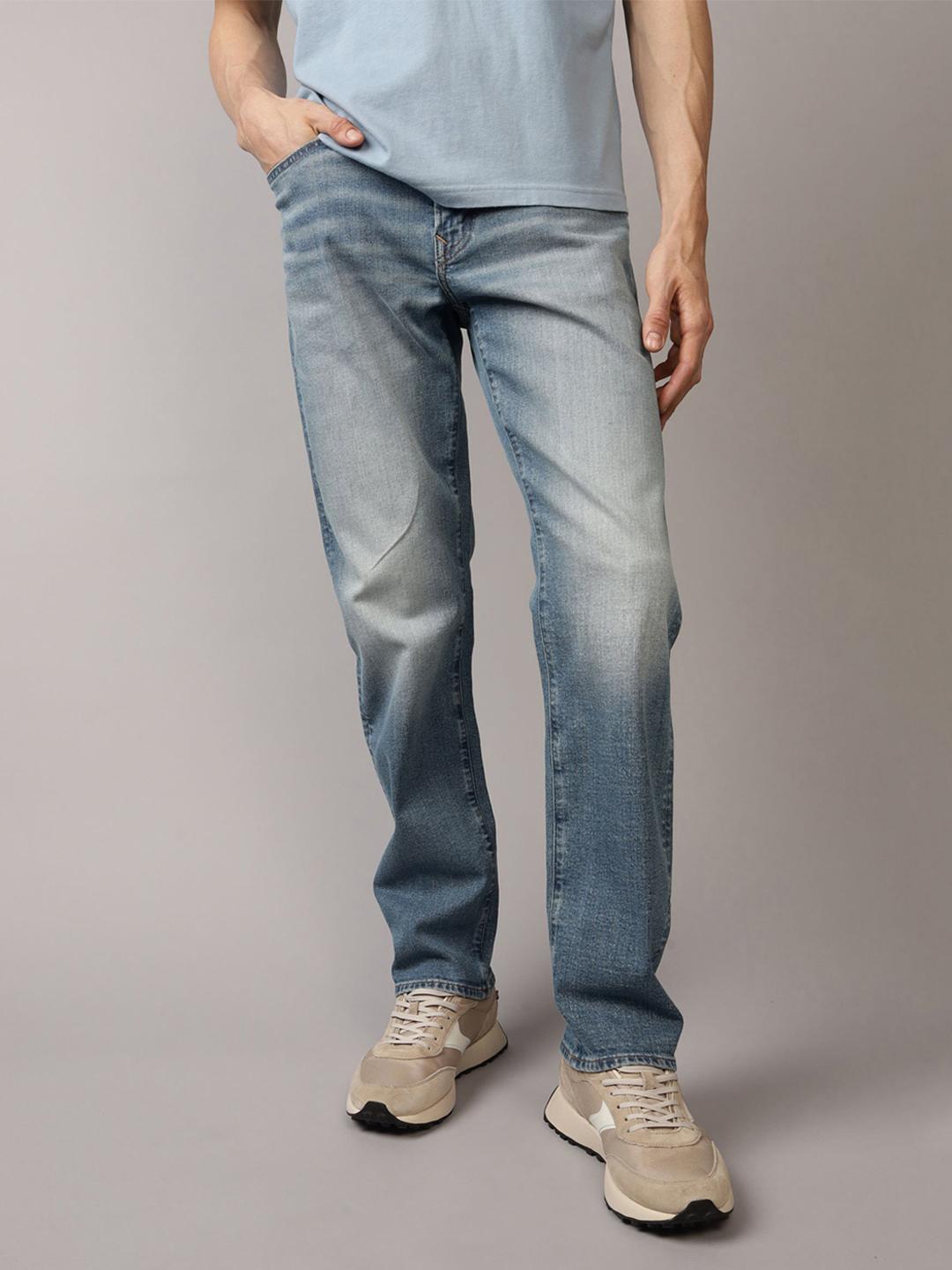 American Eagle Outfitters Men Straight Fit Mid Rise Clean Look Jeans