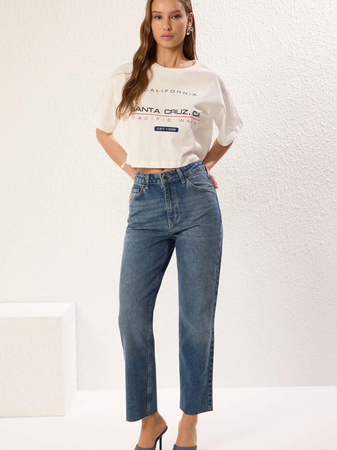 Trendyol Women Slash Knee Light Fade Pure Cotton Mid-Rise Jeans