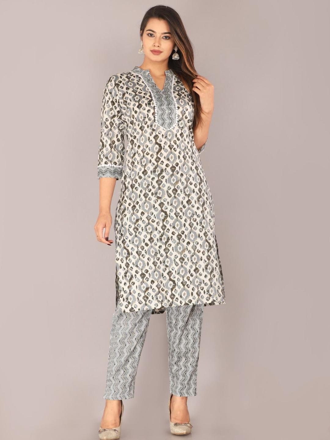 Geometric Embroidered Sequinned Mandarin Collar Stright Kurta With Trousers