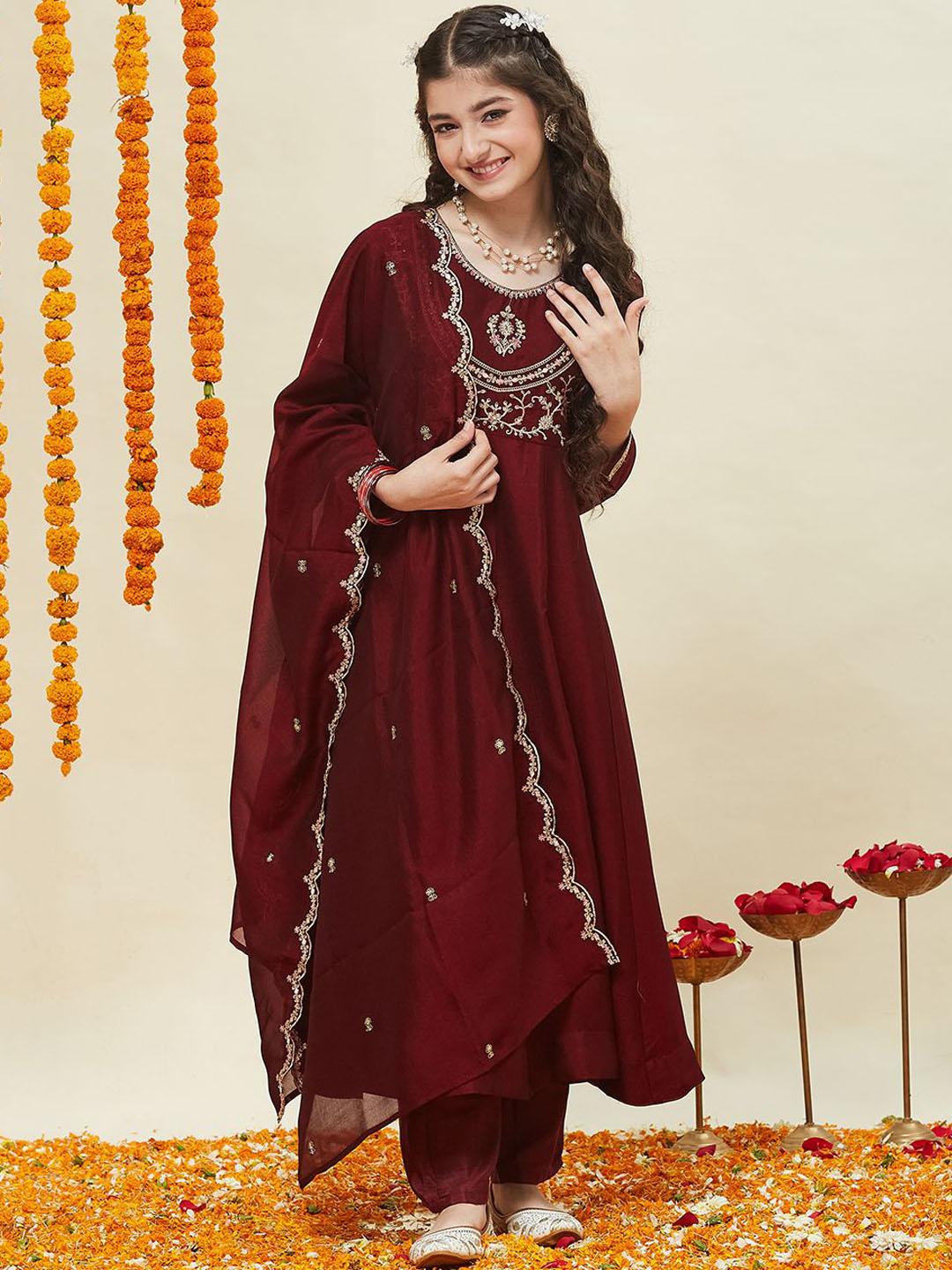 CurlyTales – Girls Embroidered Kurta Set