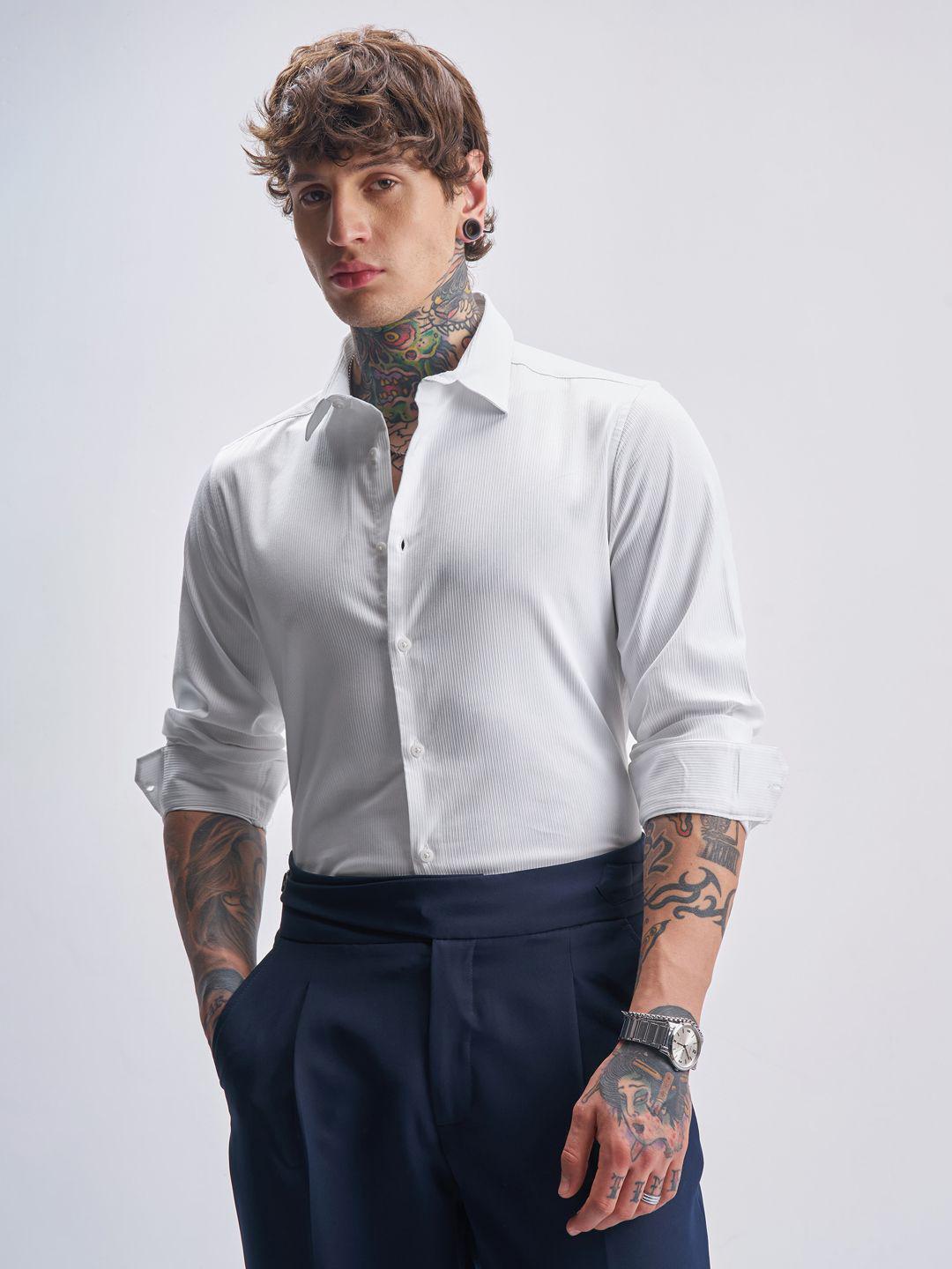 HIGHLANDER Men Slim Fit Solid Spread Collar Formal Shirt